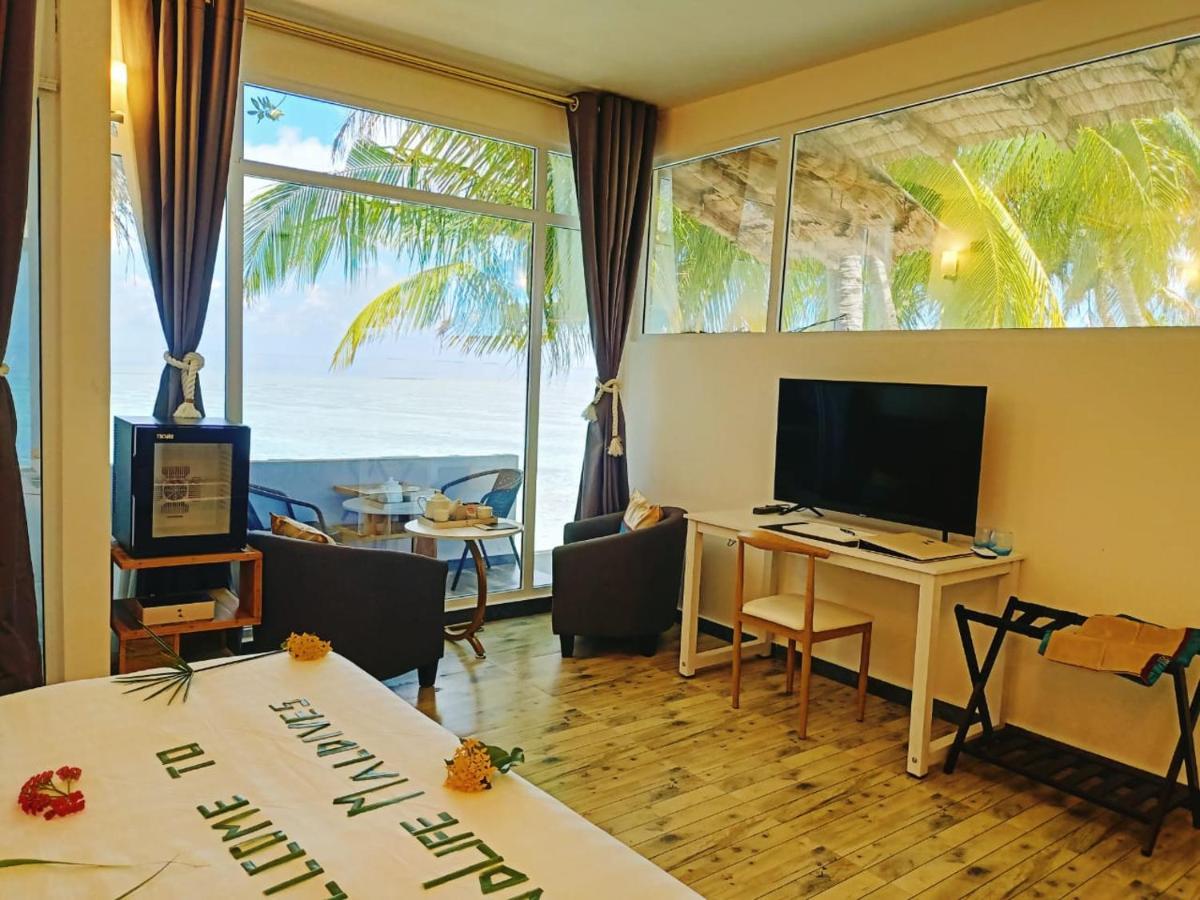 Island Life Maldives Retreat & Spa Magoodhoo ภายนอก รูปภาพ