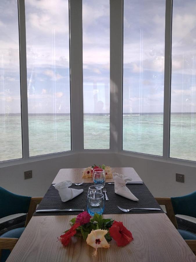 Island Life Maldives Retreat & Spa Magoodhoo ภายนอก รูปภาพ