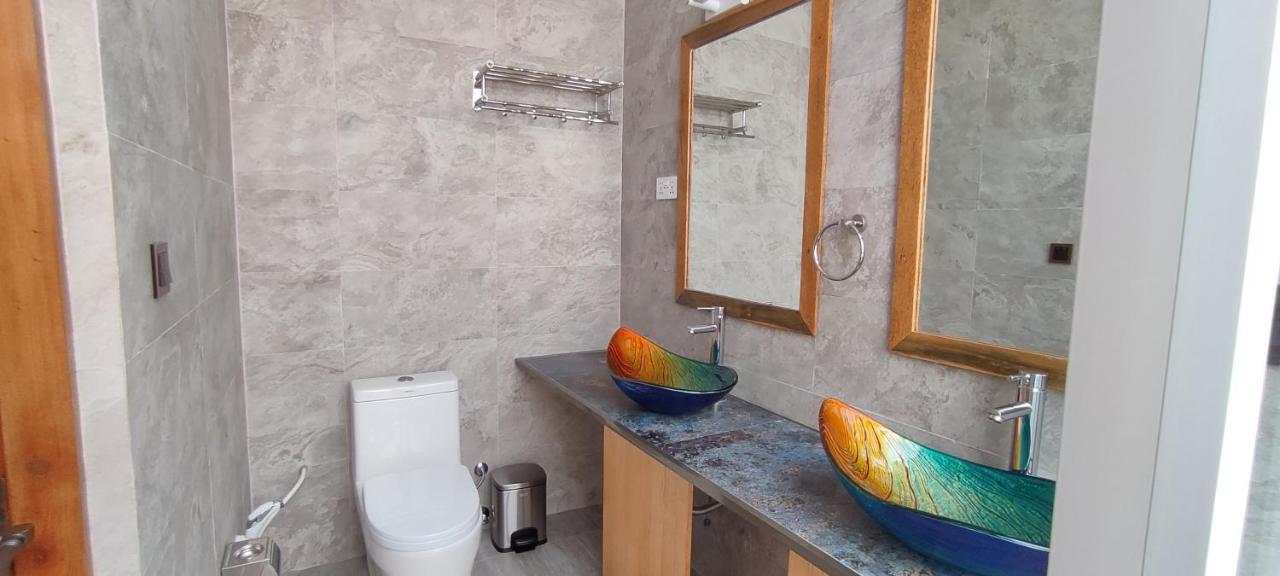 Island Life Maldives Retreat & Spa Magoodhoo ภายนอก รูปภาพ